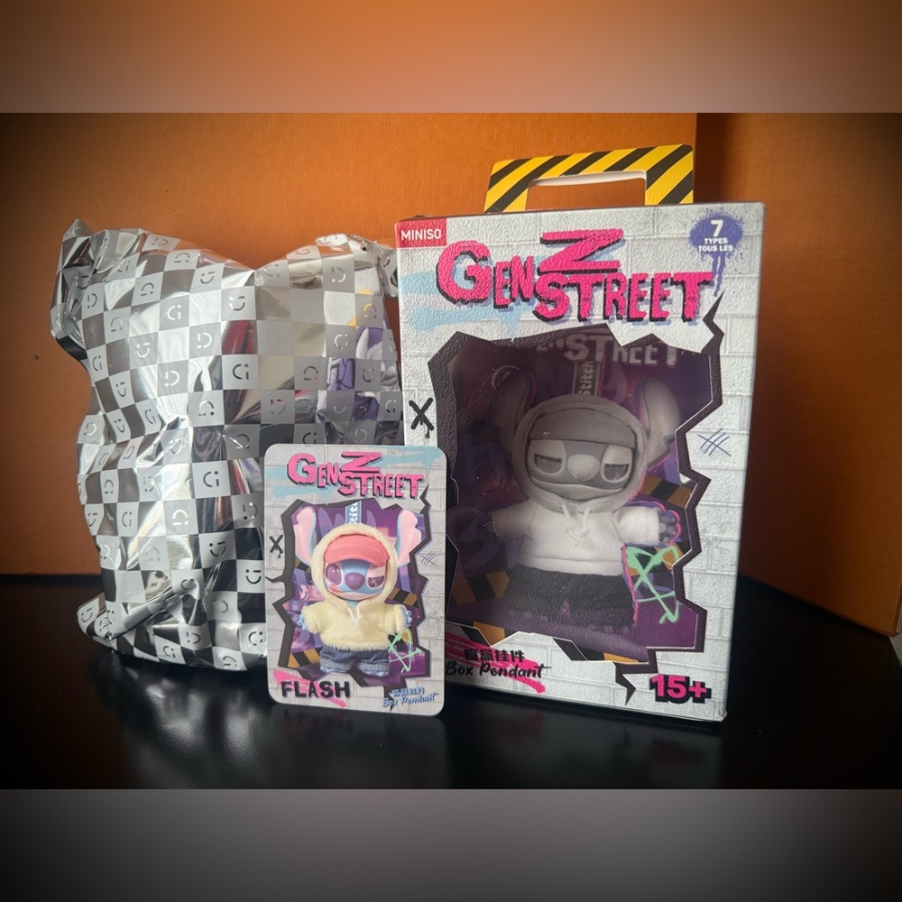 MINISO x Disney Stitch GenZ Street Collection Vinyl Plush Pendent - Flash - Picture 2 of 4